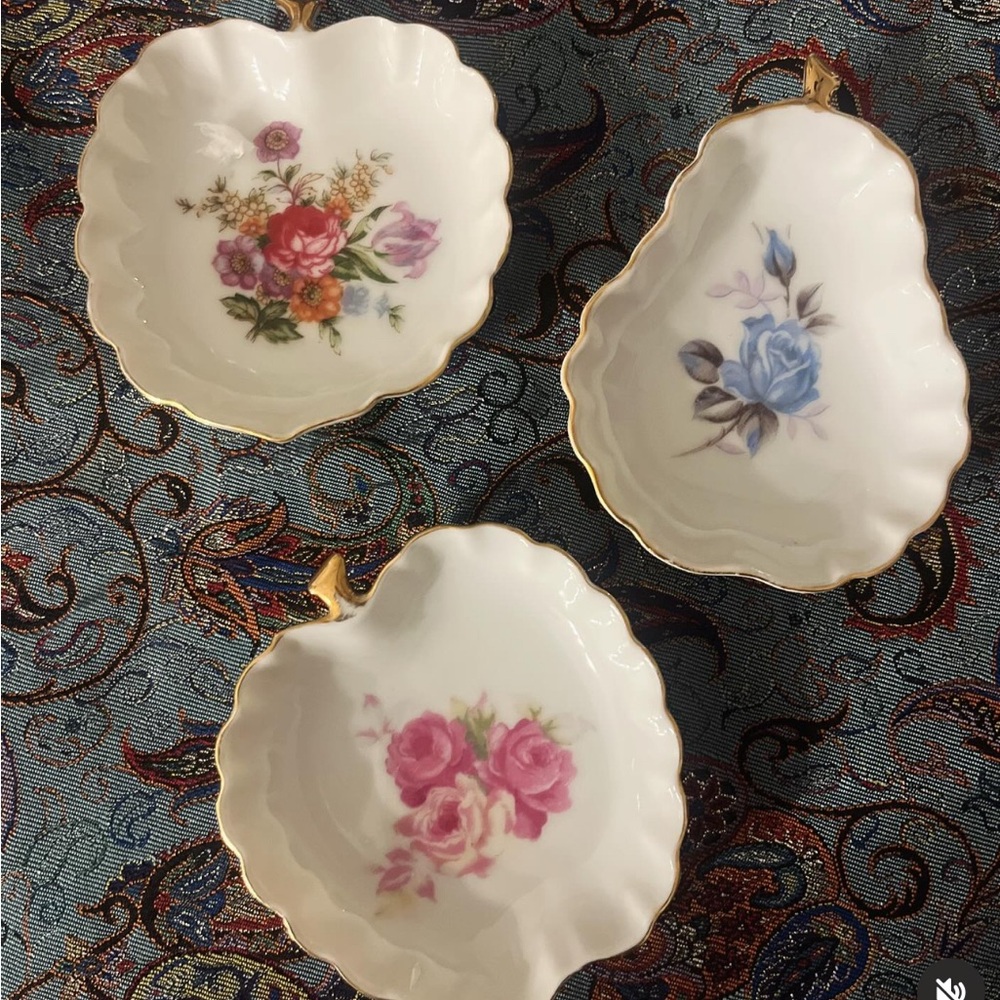 Tiny set of 3